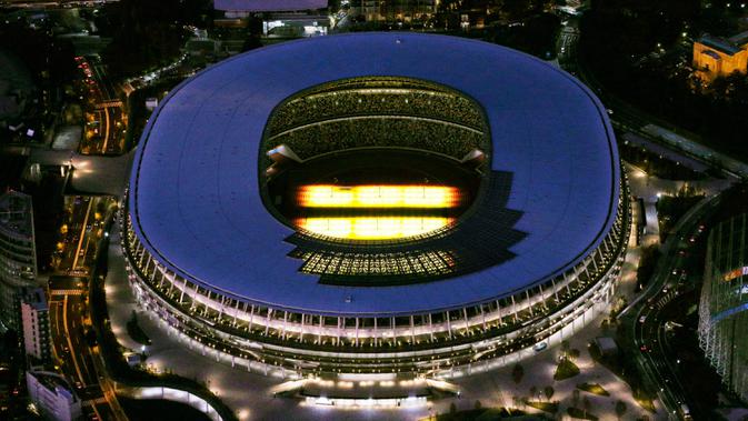 Pandangan udara menunjukkan New National Stadium, Tokyo, Jepang, Sabtu (30/11/2019). New National Stadium akan didapuk sebagai tempat digelarnya berbagai pertandingan cabang atletik dan sepak bola. (Kyodo News via AP)