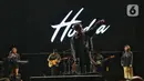 Sejumlah hits andalan Hindia menambah semarak malam kedua KapanLagi Buka Bareng BRI Festival 2025. (Liputan6.com/Angga Yuniar)