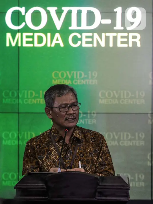 Juru bicara pemerintah untuk penanganan virus corona, Achmad Yurianto memberikan keterangan di Kantor Staf Presiden, Komplek Istana Negara, Jakarta, Kamis (5/3/2020). Keterangan terkait isu virus corona serta mengantisipasi informasi hoaks tentang virus tersebut. (Liputan6.com/Faizal Fanani)