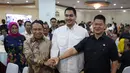 <p>Setelah dilantik Presiden Joko Widodo (Jokowi) pada Senin (3/4/2023), Dito Ariotedjo akhirnya resmi menduduki jabatan Menteri Pemuda dan Olahraga RI dalam jajaran Kabinet Jokowi setelah menjalani Serah Terima Jabatan (sertijab), Selasa (4/4/2023) di Auditorium Wisma Kemenpora, Senayan, Jakarta Pusat, dari plt Muhadjir Effendy yang sebelumnya menggantikan Zainudin Amali yang mundur setelah terpilih menjadi Waketum PSSI. Dengan usia 32 tahun, 6 bulan dan 10 hari Dito menjadi menteri termuda dalam Kabinet Jokowi, sekaligus Menpora termuda kedua setelah Wikana yang menjabat Menpora pertama dalam usia 31 tahun, 3 bulan dan 11 hari saat dilantik pada 29 Juni 1946. (Bola.com/Bagaskara Lazuardi)</p>