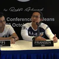 Bergerak dunia Fashion, Raffi Ahmad tidak butuh waktu lama untuk membuat brand baru yang bernama RA Jeans. Sudah 7 tahun menjadi Brand Ambasador bagi Perusahaan lain, Raffi Ahmad kini yakin membuat Brand sendiri