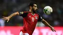 Abdallah Said sebenarnya merupakan kapten utama Timnas Mesir walaupun sering dipegang oleh Mohamed Salah. Gelandang yang beramain untuk Pyramid FC tersebut saat ini berumur 36 tahun. Memulai debutnya pada tahun 2008, Said tercatat telah menorehkan 53 caps. (AFP/Gabriel Bouys)