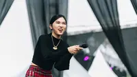 Isyana Sarasvati Bertemu Ghatfaan Rifki, Penyanyi Muda yang Wajahnya Mirip Arya Saloka