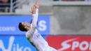 Ekspresi pemain Real Madrid, Cristiano Ronaldo, saat melawan Eibar pada laga Liga Spanyol di Estadio Municipal de Ipurua, Spanyol, Minggu (29/11/2015). (AFP Photo/Ander Gillenea)