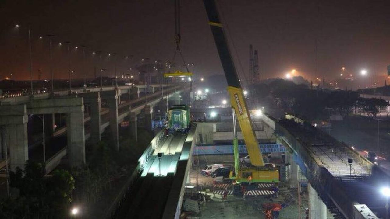 Pembangunan jalur Sky Train Bandara International Soekarno-Hatta, Cengkareng, Banten. (Dok AP II)