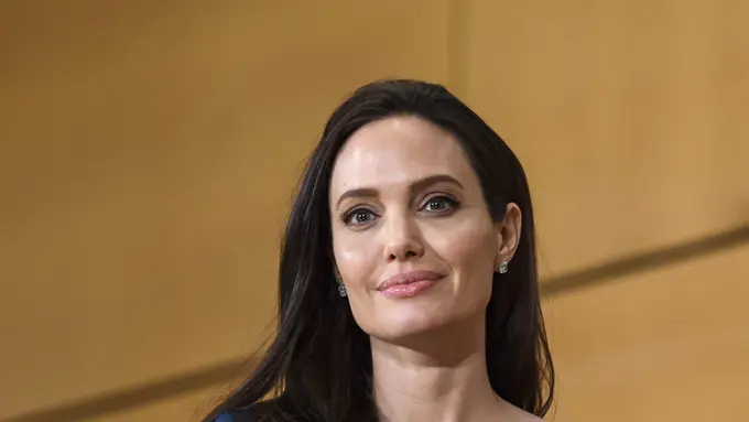 [Bintang] Angline Jolie