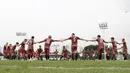 Pemain Persija Jakarta saat melakukan latihan jelang laga Liga 1 di Lapangan ABC, Senayan, Jakarta, Sabtu (08/12). Persija akan berhadapan dengan Mitra Kukar. (Bola.com/M Iqbal Ichsan)