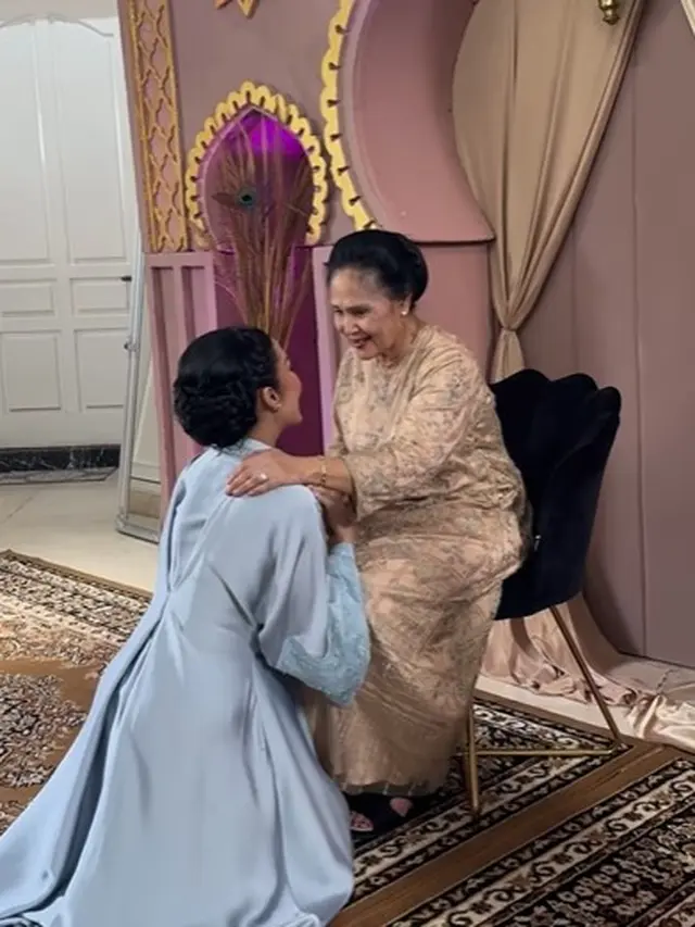 Krisdayanti dan keluarga rayakan Lebaran (Instagram/krisdayantilemaos)