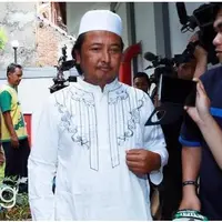 Danil selaku wakil ketua Pembina dari Panti Sosial Bina Insan Bangun Daya 2 menjelaskan keadaan Ayah Marshanda saat diamankan di Panti Sosial.