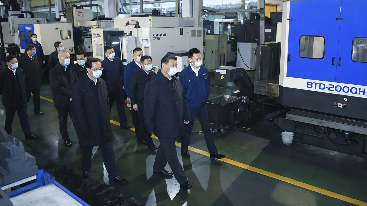 FOTO: Wabah COVID-19 Mereda, Presiden China Tinjau Kawasan Industri