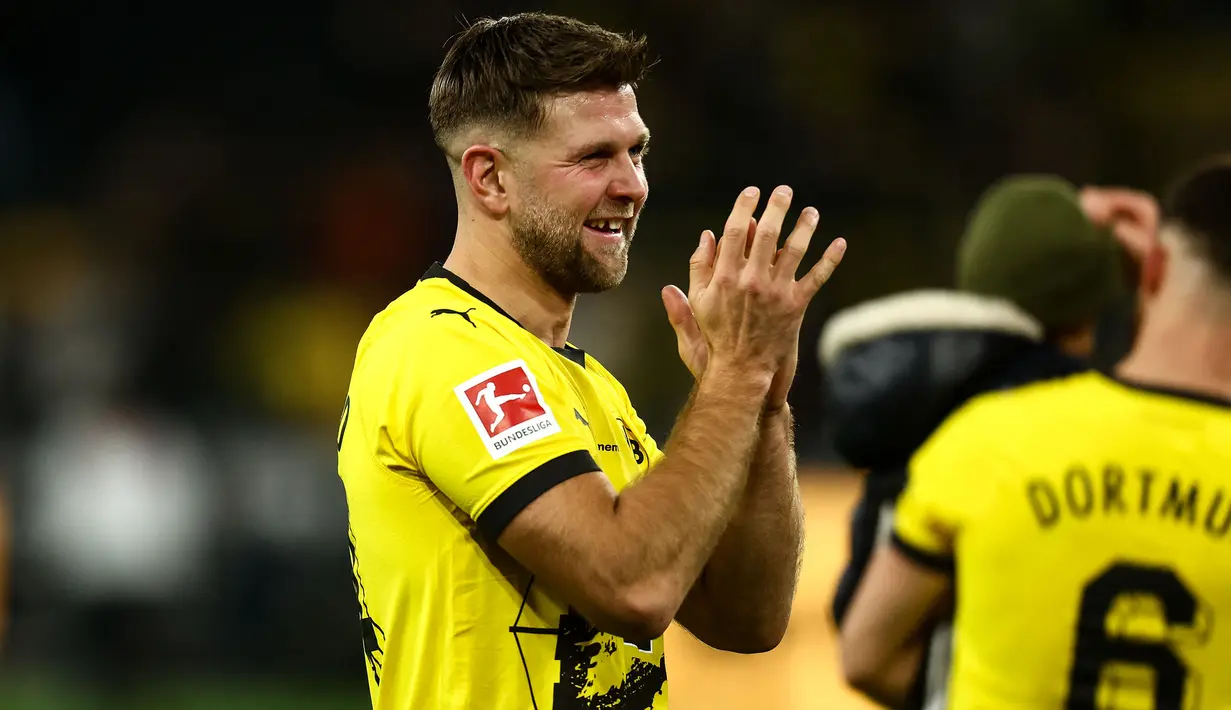 Niclas Fuellkrug menjadi pemain terbaru Borussia Dortmund yang mampu mencetak hattrick di Bundesliga. Tengah menjalani musim pertama bersama Borussia Dortmund setelah didatangkan dari Werder Bremen pada awal musim 2023/2024, ia tercatat telah tampil dalam 19 laga di Bundesliga musim 2023/2024 dengan koleksi 9 gol dan 5 assist, termasuk 1 kali hattrick yang baru saja dicetaknya pada pekan ke-19 saat menang 3-1 atas VfL Bochum (28/1/2024). (AFP/Leon Kuegeler)