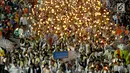 Umat muslim mengikuti pawai obor menyambut Tahun Baru Islam 1441 H pada acara Jakarta Muharram Festival di kawasan Bundaran HI, Jakarta, Sabtu (31/8/2019). Pawai yang diikuti 4000 peserta dimulai dari Jalan Merdeka Barat, Silang Monas, menuju Bundaran HI. (merdeka.com/Imam Bukhori)