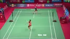 Momen memalukan Ozge Bayrak pebulutangkis putri asal Turki saat melawan Ratchanok Intanon di Kejuaraan Dunia BWF 2015.