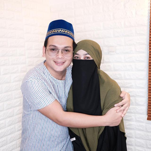 Kisah Cintanya Jadi Inspirasi, Ini 6 Potret Manis Natta Reza dan Wardah Maulina