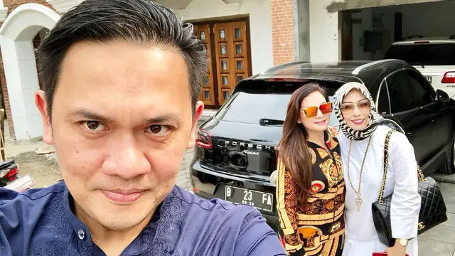 [Bintang] Farhat Abbas dan Nia Daniaty