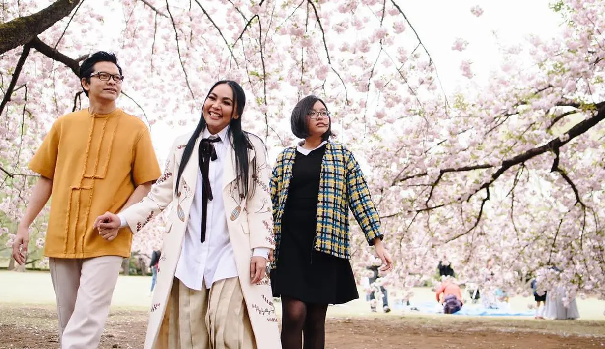 Sebagai orang tua, Armand Maulana pastinya inginkan yang terbaik untuk buah hatinya. Mengingat ia dan Dewi Gita hanya memiliki anak sematawayang, yakni Naja Dewi Maulana.  (Instagram/armandmaulana04)