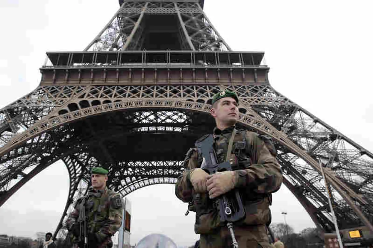 Deretan Kabar Palsu tentang Serangan Teroris di Paris