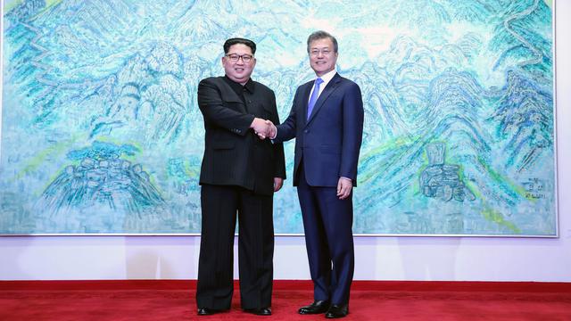 Suasana Hangat Pertemuan Kim Jong-un dan Moon Jae-in di Peace House
