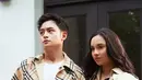 Lyodra Ginting kenakan zipped polo shirt berbahan wool dengan monogram Burberry. Tampilannya sedikit maskulin dengan perpaduan celana [@randymartinnn]