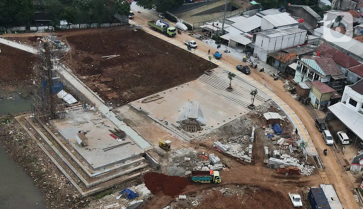 Foto udara suasana pembangunan Waduk Lebak Bulus, Jakarta Selatan, Selasa (11/10/2022). Pembangunan Waduk Lebak Bulus ditargetkan selesai pada Desember 2022. (Liputan6.com/Herman Zakharia)