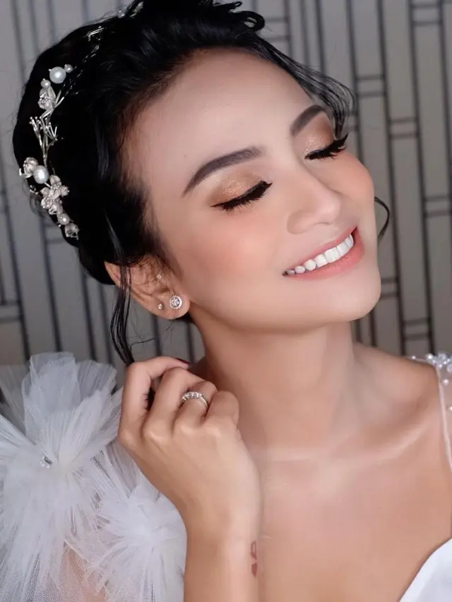 Vanessa Angel dalam kenangan.
