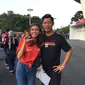 Komika David Nurbianto ajak pacaranya Mieke nonton laga Persija vs Bhayangkara (Muhammad Adyaksa)