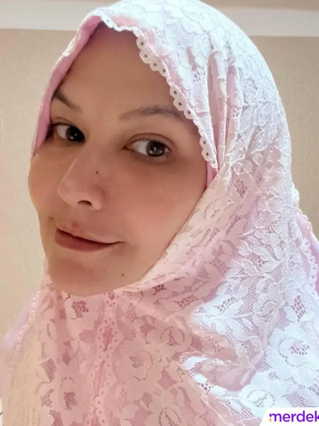 6 Potret Tamara Bleszynski Tampil Berhijab, Penampilannya Bikin Pangling