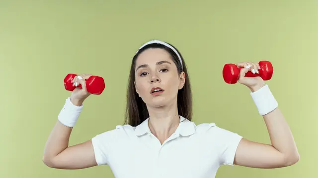 Alat olahraga ringan yang bisa membantu mengencangkan lengan yang kendur