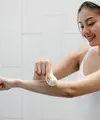 Body serum bisa menjadi salah satu pilihan untuk melengkapi perawatan tubuh, terutama ketika kulit memiliki kebutuhan tertentu. (Foto/Dok: Pexels)
