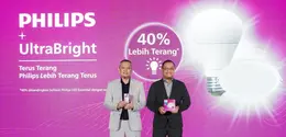 Foto 1: Ki-Ka: Dedy Bagus Pramono, President Director, Signify Commercial Indonesia & Burhan Noor Sahid, Head of Marketing Consumer, Signify Commercial Indonesia dalam peluncuran Philips UltraBright