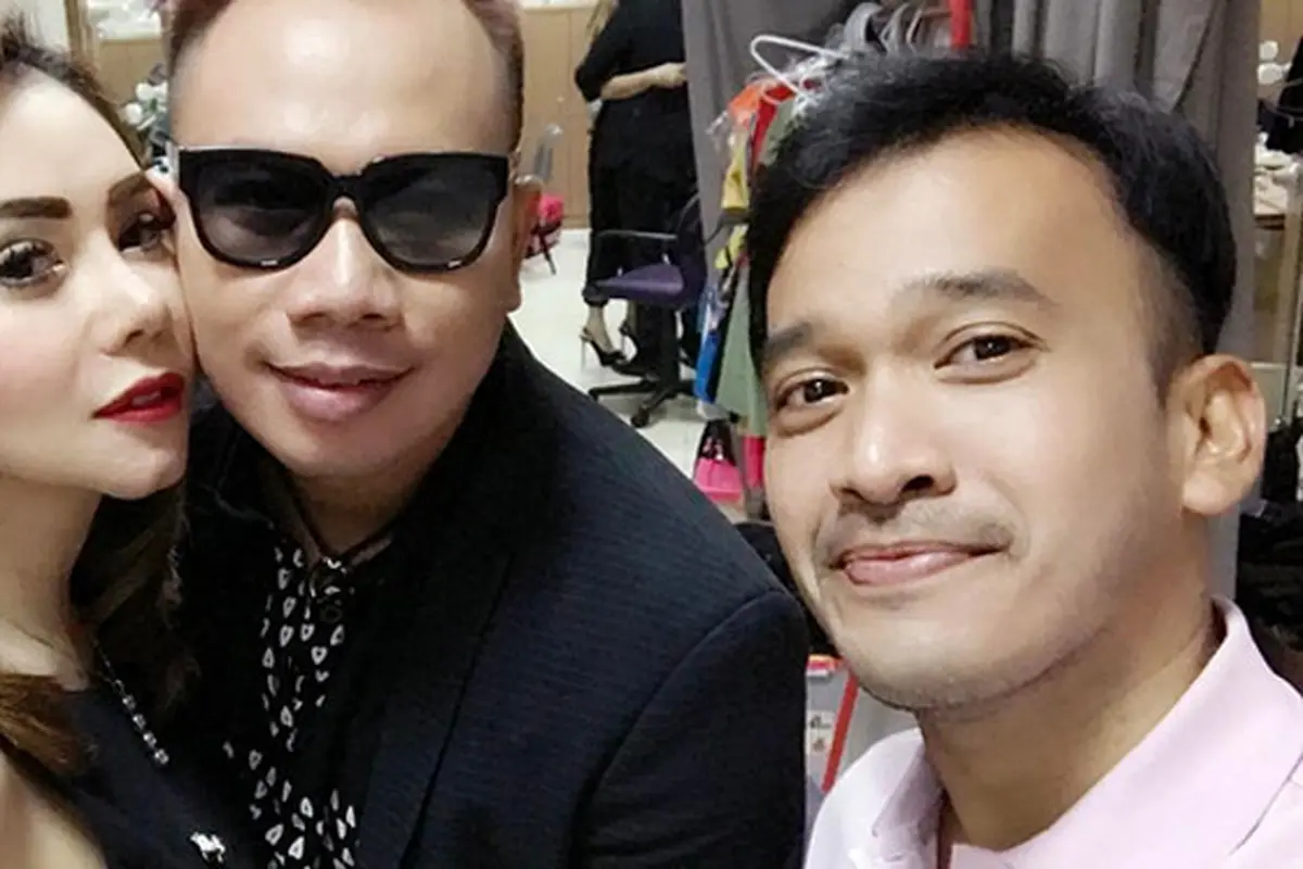  Femmy Permatasari dan Vicky Prasetyo