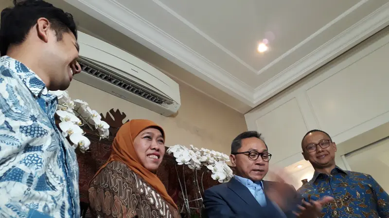 Pasangan Khofifah Indar Parawansa-Emil Elestianto Dardak mendatangi rumah Ketua Umum PAN Zulkifli Hasan