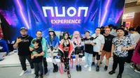 Pengunjung memeriahkan booth Nuon di ajang “Indonesia Comic Con X DG Con 2023”, yang  bertempat di Jakarta Convention Centre (JCC) Assembly, beberapa waktu lalu.