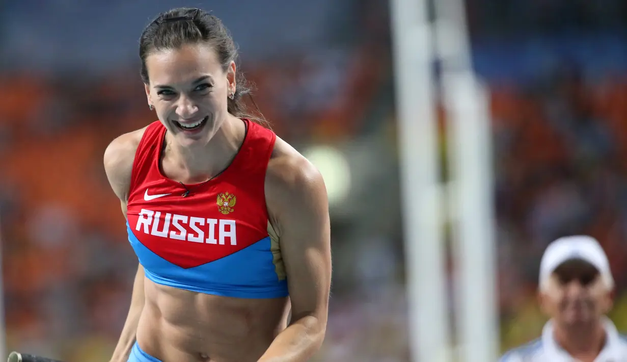 Peraih emas lompat galah putri Olimpiade 2004 dan 2008 dan pemegang rekor dunia, Yelena Isinbayeva, menjadi salah satu atlet Rusia yang terancam gagal tampil di Olimpiade Rio 2016 karena diduga doping. (AFP/Franck Fife)