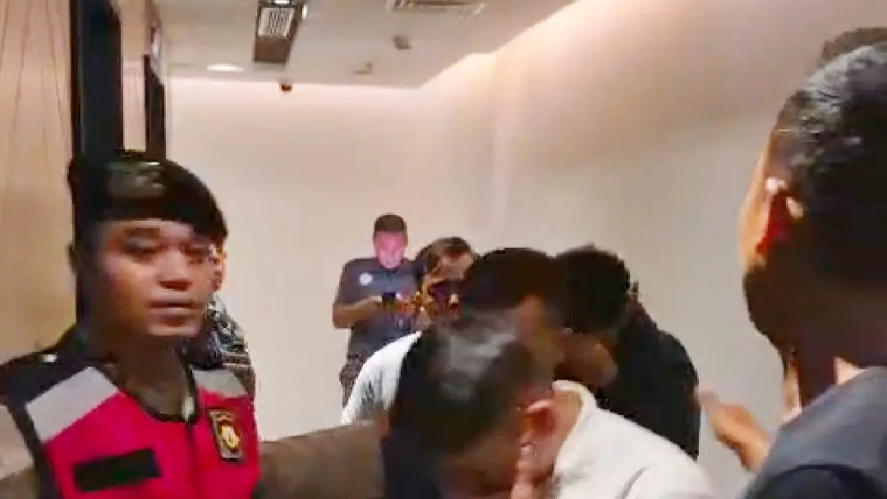 pesta gay di surabaya