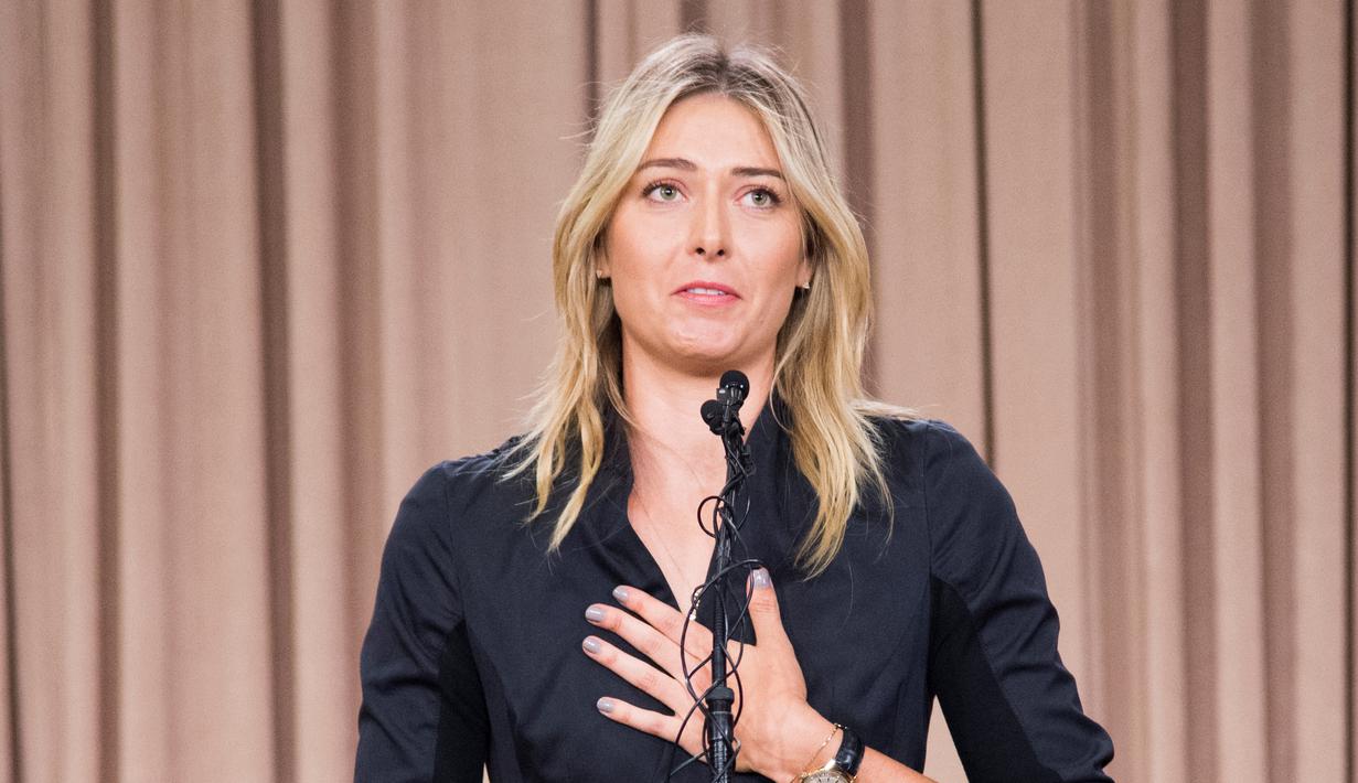 Dalam konferensi pers yang berlangsung di Los Angeles, California, Amerika Serikat, Senin (7/3/2016) siang waktu setempat, Sharapova mengaku telah menggunakan meldonium sejak 2006. (AFP/Robyn Beck)