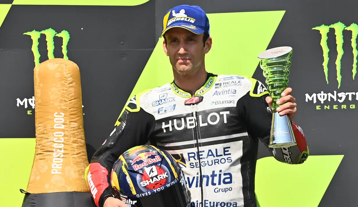 6. Pembalap Avintia Ducati, Johann Zarco, berhasil naik podium pada balapan MotoGP Republik Ceska di Sirkuit Brno, Minggu (9/8/2020). Hasil itu membuat Johann Zarco berada di posisi enam dengan 28 poin. (AFP/Joe Klamar)