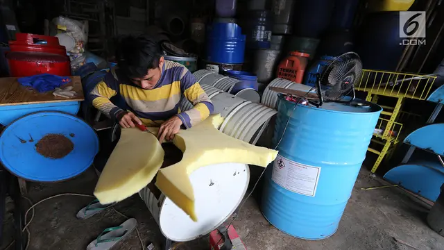 FOTO: Menyulap Drum Bekas Menjadi Mebel Rumah Tangga