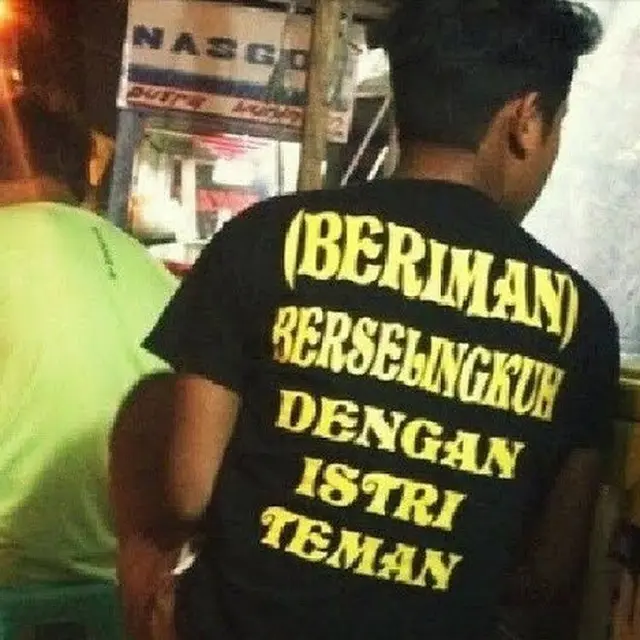 baju dengan tulisan nyeleneh