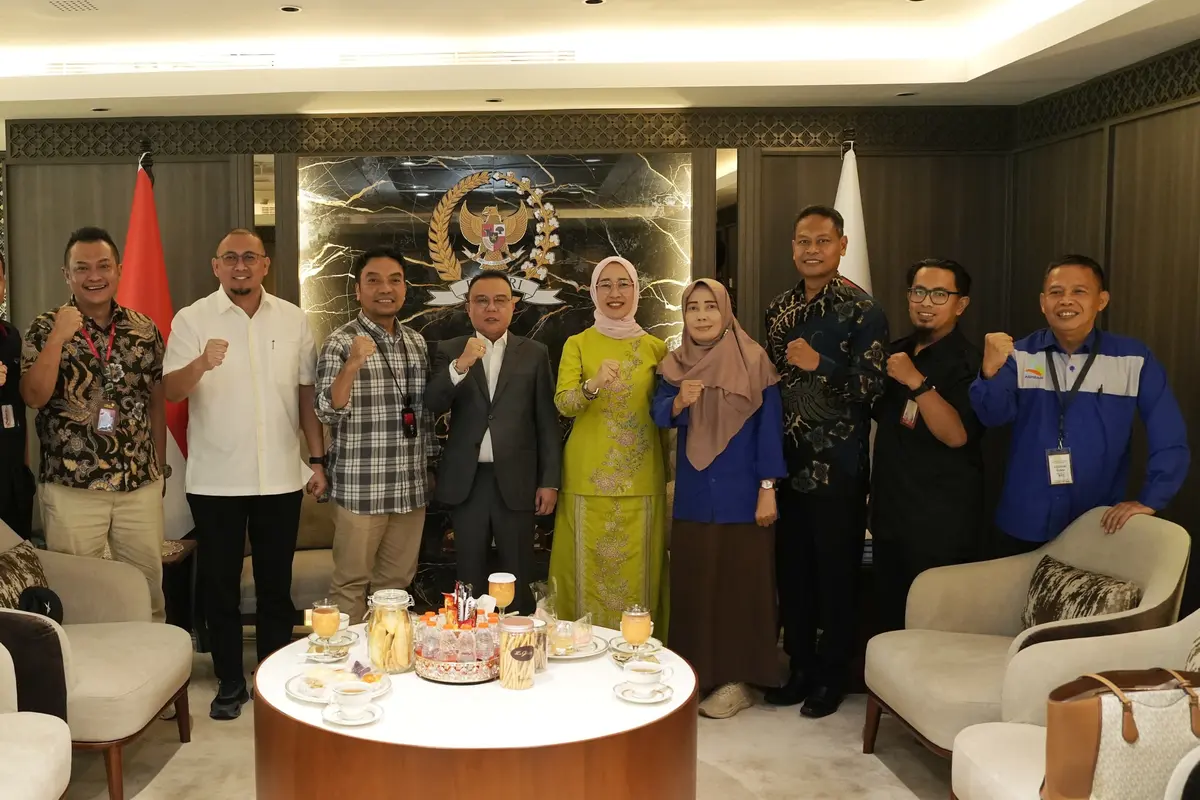Wakil Ketua DPR Sufmi Dasco Ahmad bersama pimpinan Komisi VI DPR menerima perwakilan Serikat Karyawan Telkom Indonesia (Sekar Telkom) di Gedung DPR RI, Senayan, Jakarta, Kamis 23 Juli 2026.