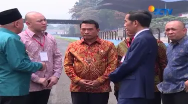 Mobil RI-1, Jokowi sempat mengelilingi sirkuit sebanyak satu putaran. Sekaligus untuk melakukan pengecekan bagaiman medan di Sirkuit Sentu, Bogor.