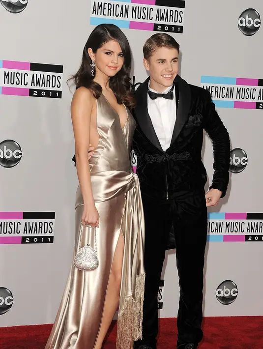 Justin pun pernah mengunggah foto ciumannya dengan Selena Gomez di akun instagram milik Justin. (AFP/Bintang.com)