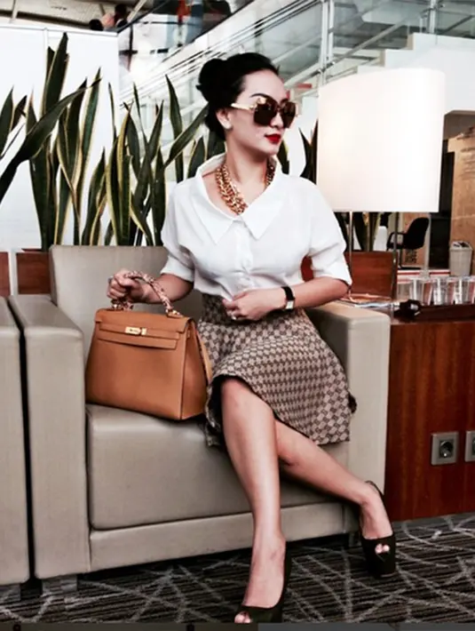 'Kalau aku dua tahun lagi. Kayaknya Neng di dunia dangdut ini baru dikenal sebentar, baru 4 tahun, sayang aja, belum puas aja, pengen berkarir dulu,' kata Zaskia. (Via Instagram/@zaskiagotixreal)