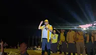 Ketum Partai Golkar Airlangga Hartarto menghadiri kampanye akbar Partai Golkar di Lapangan Panahan, Pakansari, Kabupaten Bogor, Rabu 7 Februari 2024. (Liputan6.com/Achmad Sudarno)
