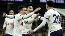 2. Tottenham Hotspur - Pembangunan stadion baru membuat Spurs harus meminjam banyak uang. Kini klub asal London itu memiliki utang mencapai 483 juta euro. (AP Photo/Matt Dunham)