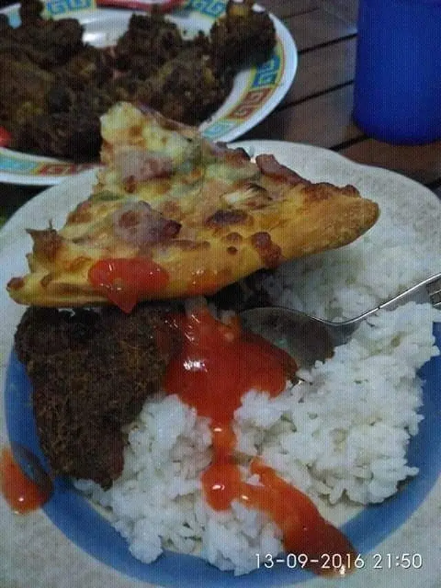 6 Potret Campuran Makanan Bikin Kenyang Ini Enggak Habis Pikir