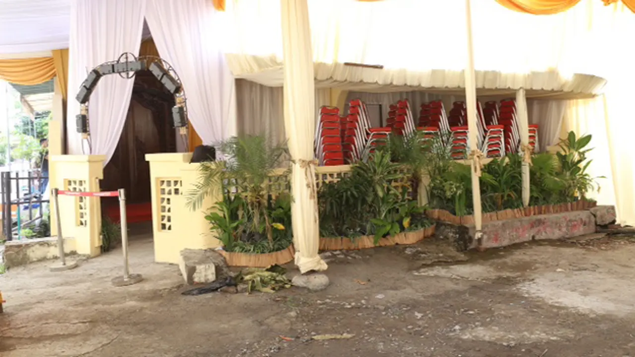 [Bintang] Pengamanan dan suasana rumah Selvi Ananda 