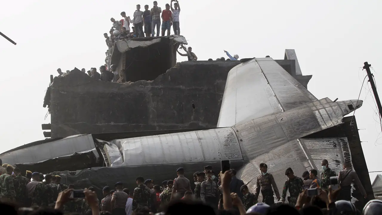 20150630- Hercules C-130 Jatuh-Medan