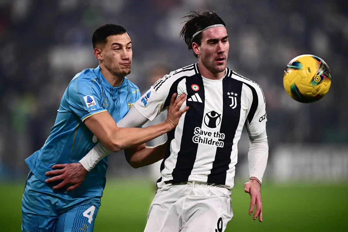 Juventus vs Venezia, Jay Idzes, Dusan Vlahovic