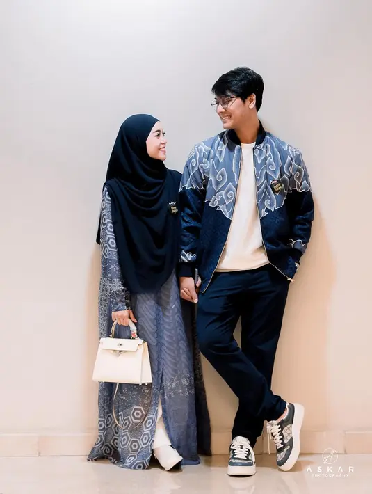 Meski perjalanan cinta mereka penuh liku, Lesti dan Billar kembali bersatu. Bahkan mereka kini terlihat makin sayang satu sama lain. [Instagram/lestikejora]
